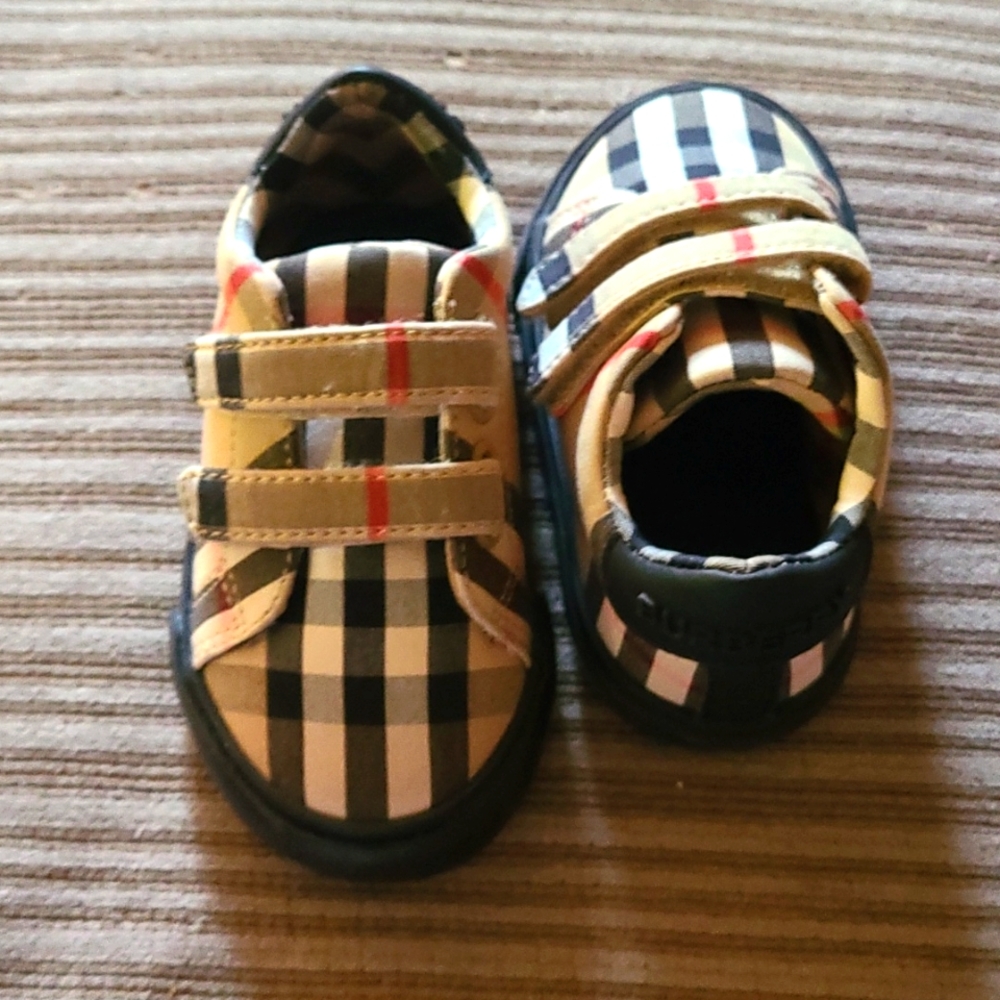 NO LONGER FOR SALE...BURBERRY SNEAKERS SOLD ON M3C@R1
